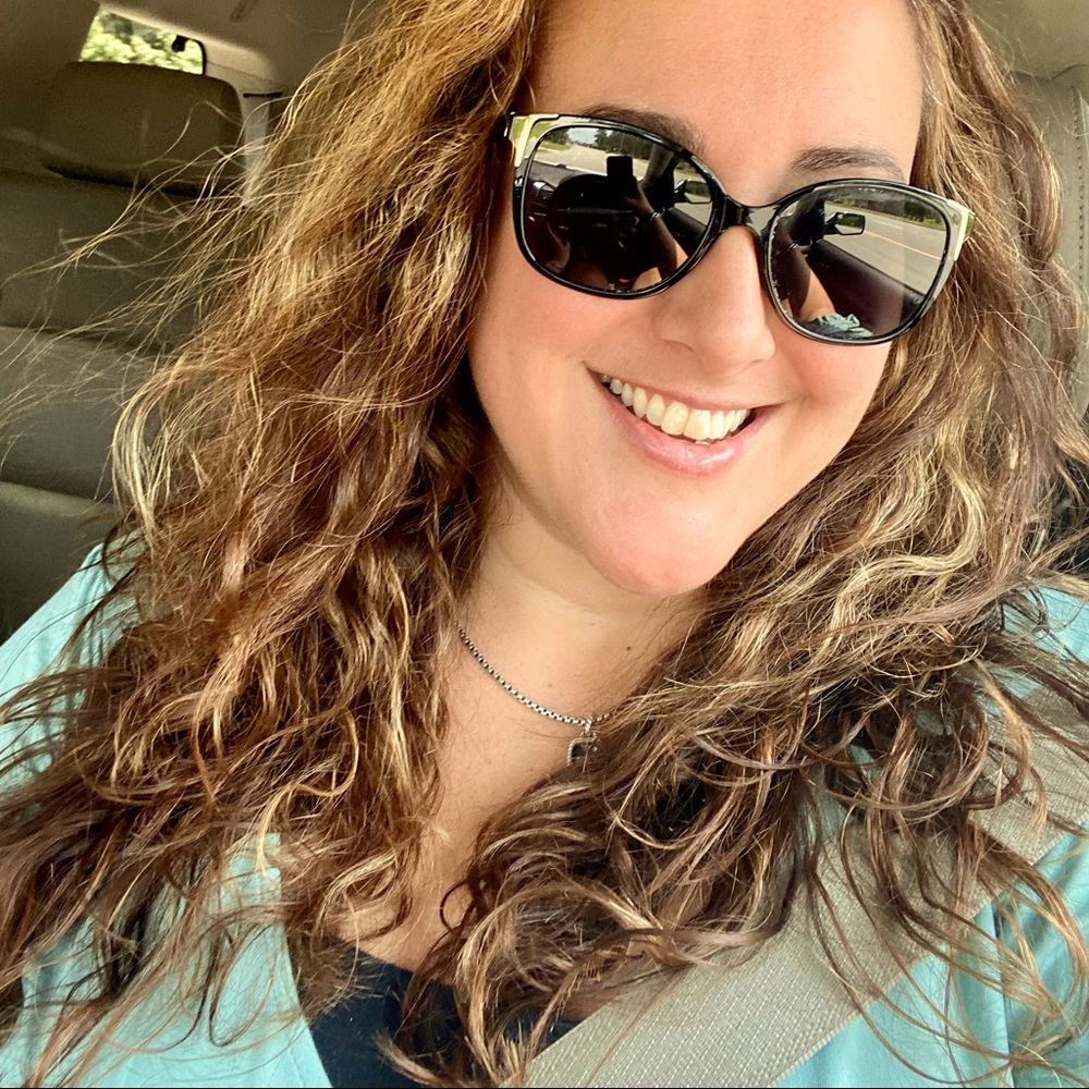 Meet your Posher, Laura